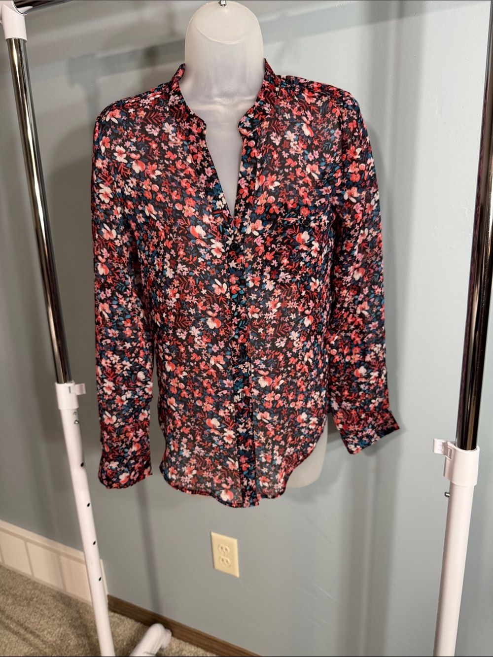 Kut from the Kloth Black Floral Button-Front Blouse with Coral Accents
